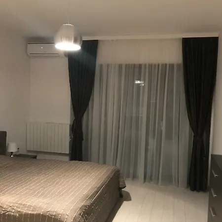 公寓 Apartament Desilava *