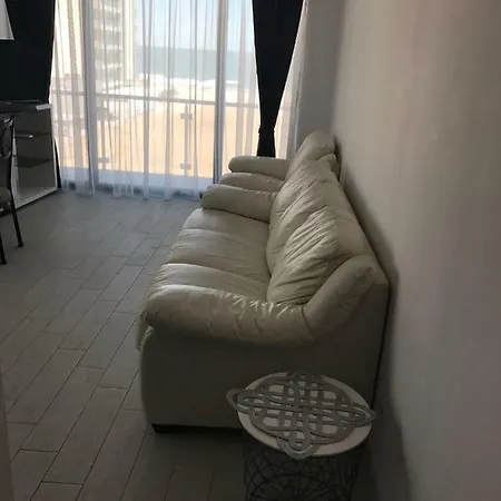 公寓 Apartament Desilava *